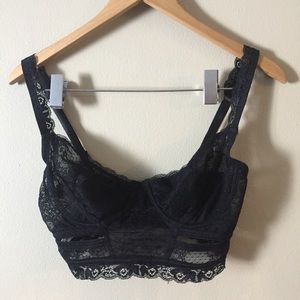 Black lace corsette bralette
